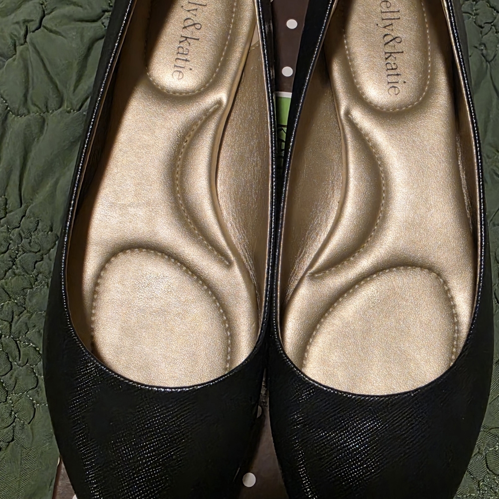 Kelly & Katie Elegant Navy Blue Flats